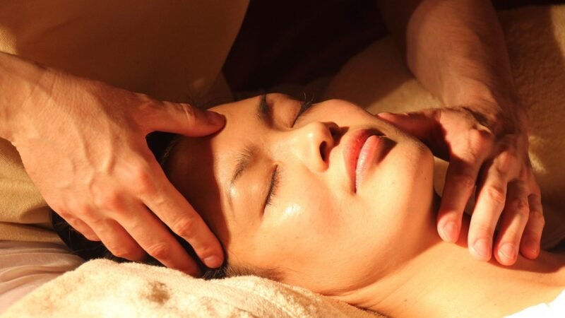 Massagem Facial: Rejuvenesce sua Pele com Técnica e Bem-Estar